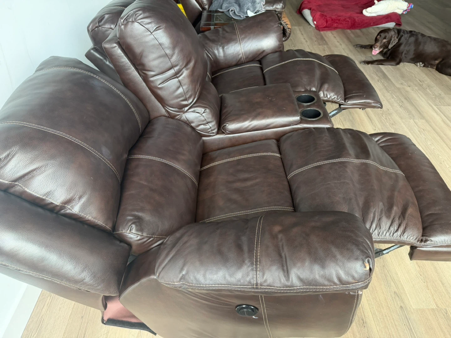 Darvin Italian Leather love seat - photo 3