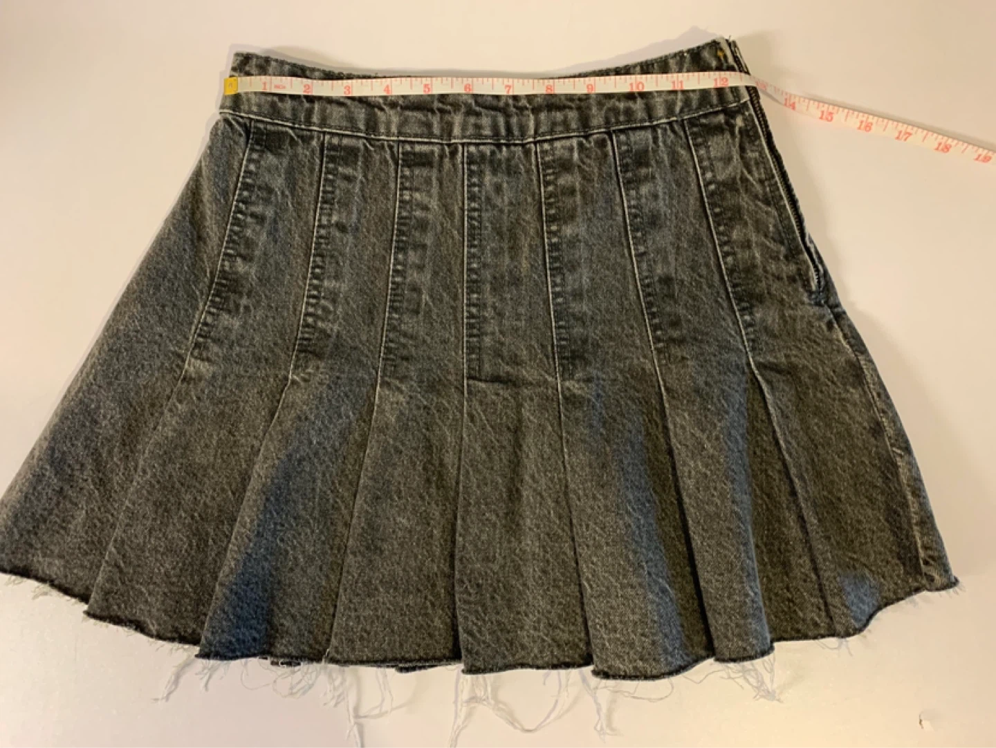 ⚽️ Stradivarius Black Pleated Denim Mini Skirt - photo 2