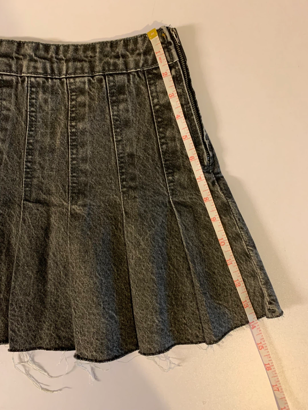 ⚽️ Stradivarius Black Pleated Denim Mini Skirt - photo 3