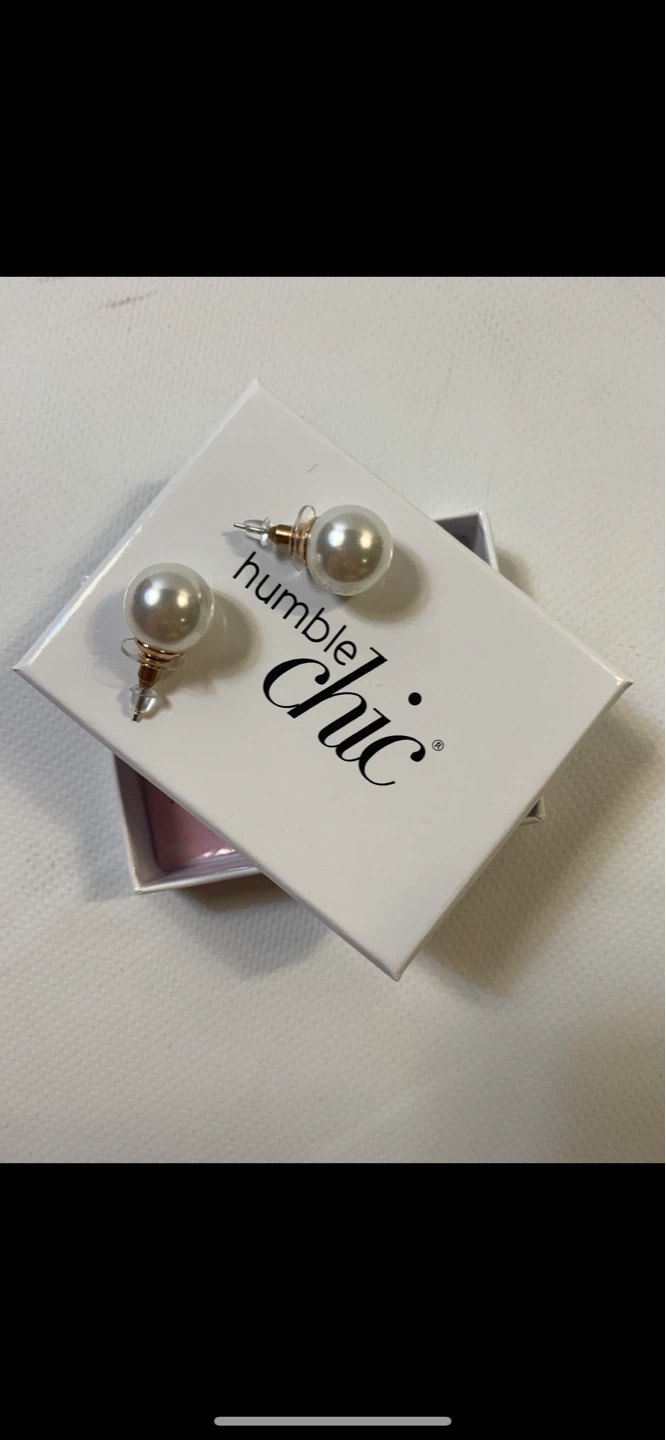 ⚽️Humble Chic Pearl Earrings, new