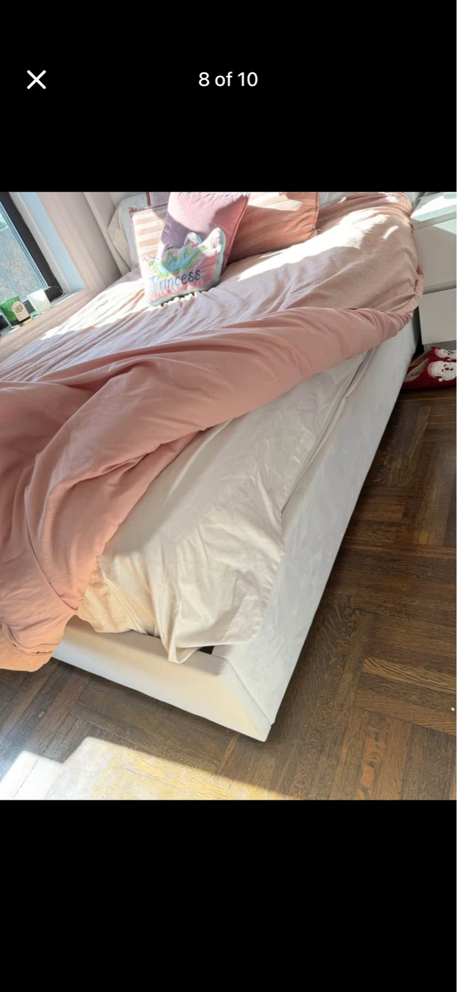 Queen sized bedframe (only a year used) - photo 2