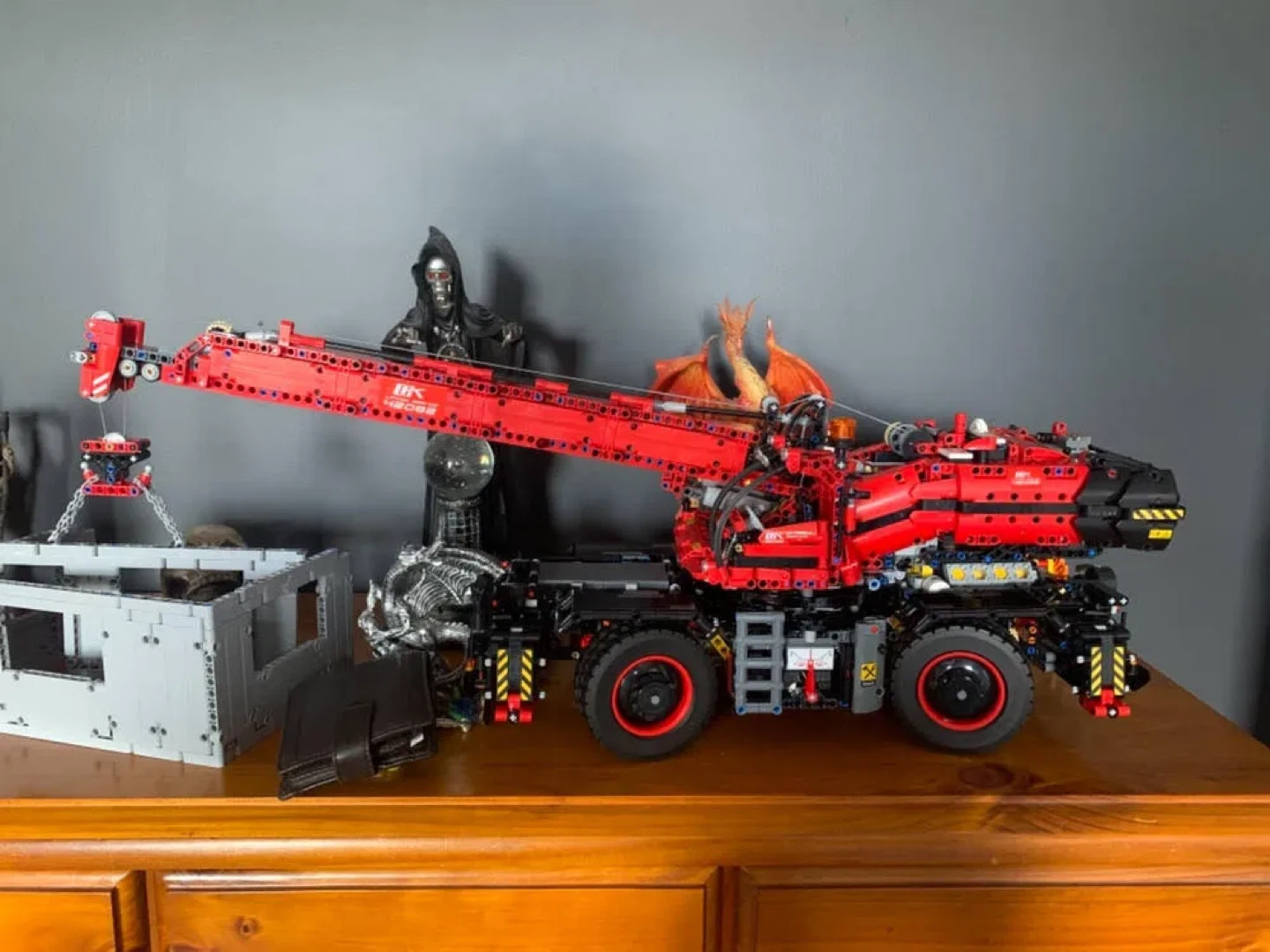 LEGO Technic Heavy-Duty Mobile Crane 42082