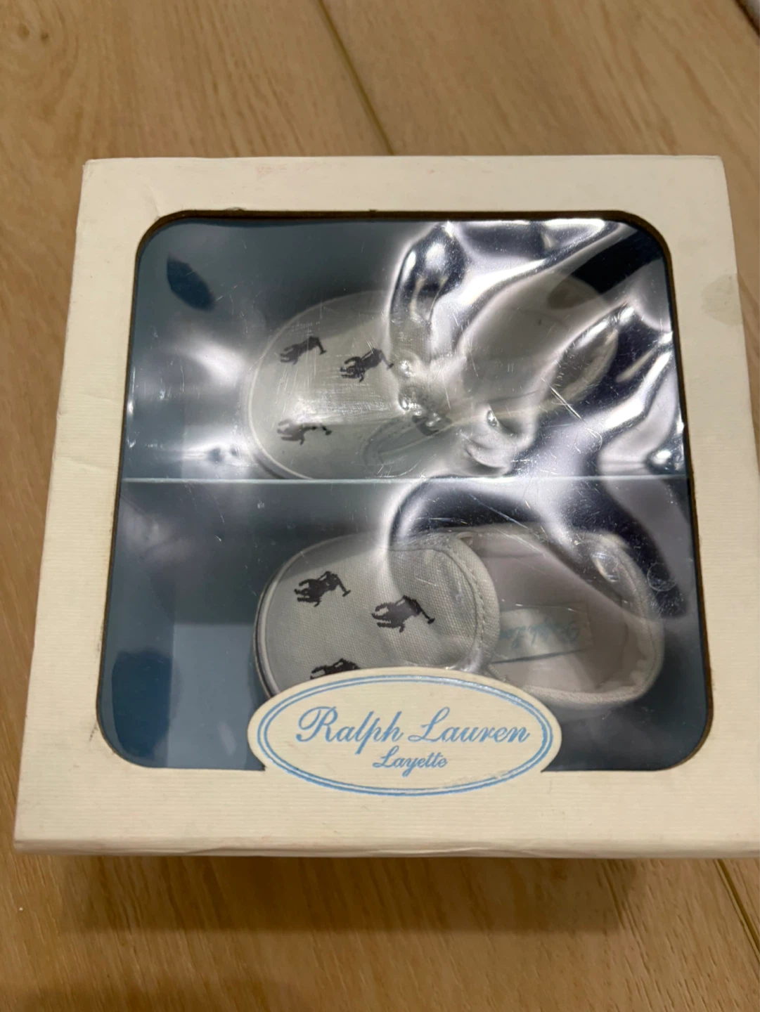 ⚽ Ralph Lauren Boys Size 2 White Shoes - photo 2