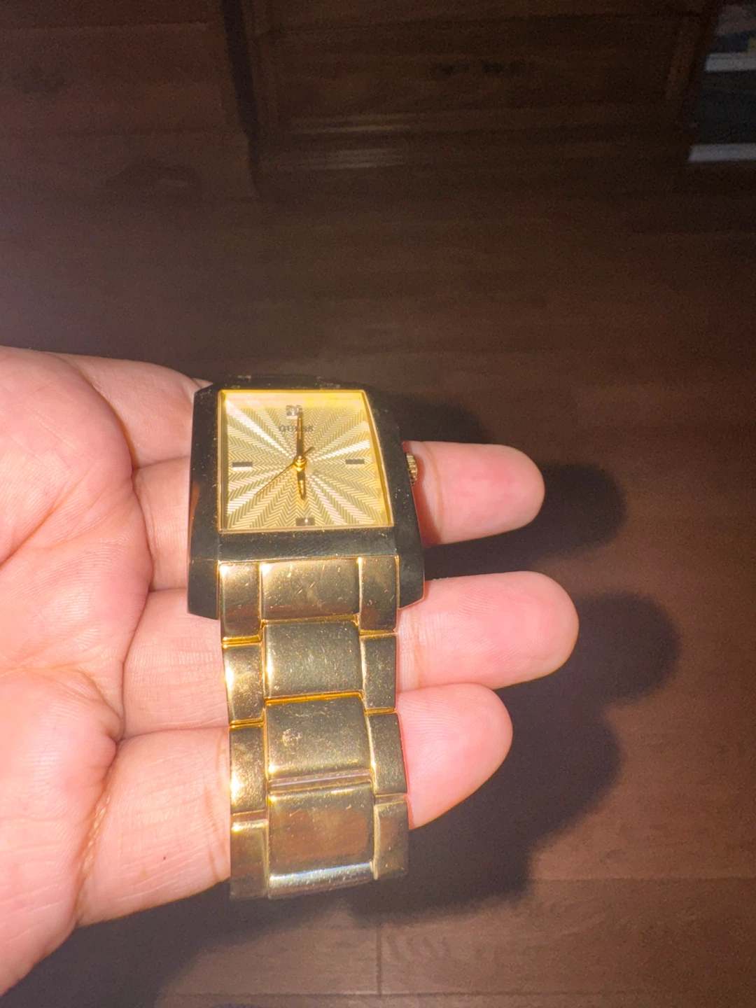 ⚽ Gold Guess Watch - photo 3