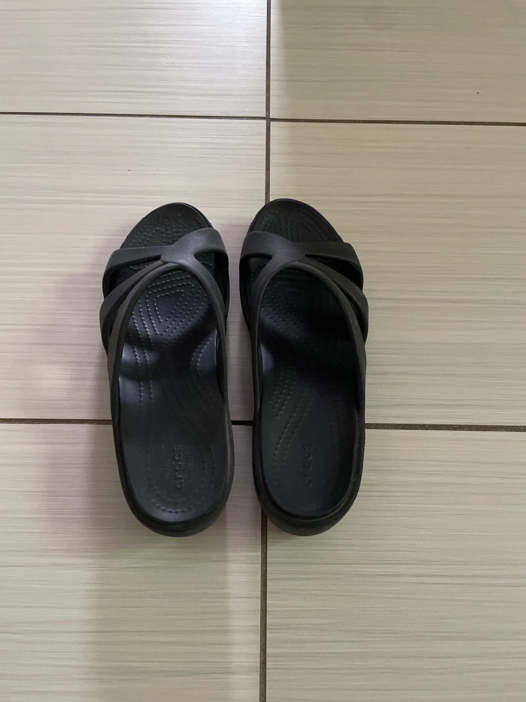 ⚽️Crocs Black Sandals Size 7