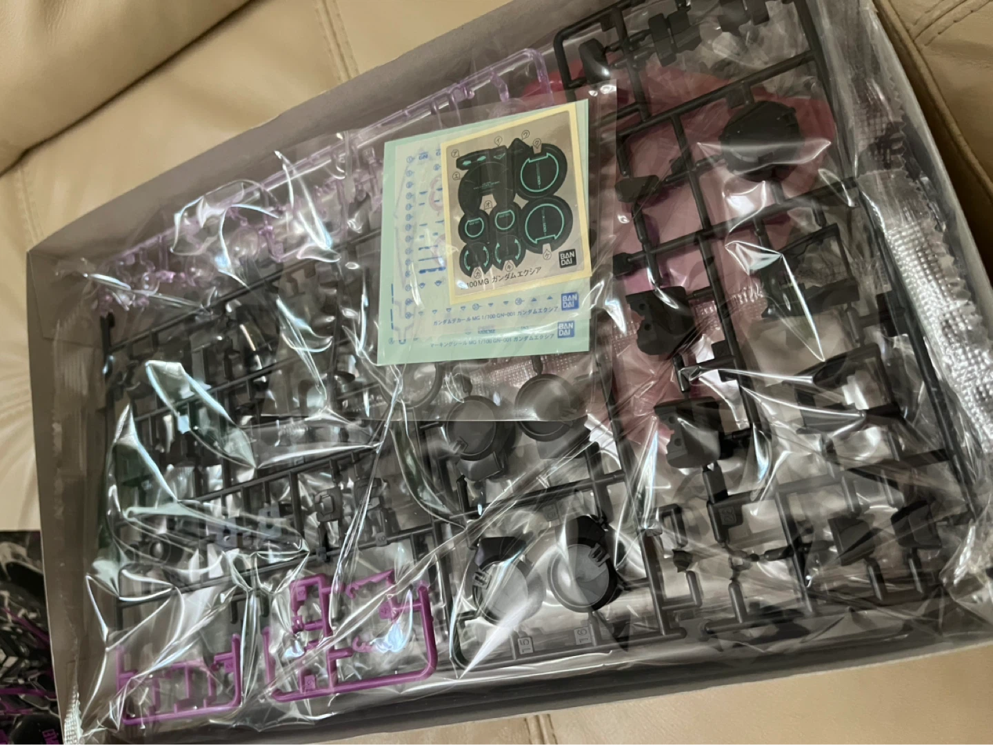 Gundam Exia Recirculation Color / Neon Purple (MG) - photo 3