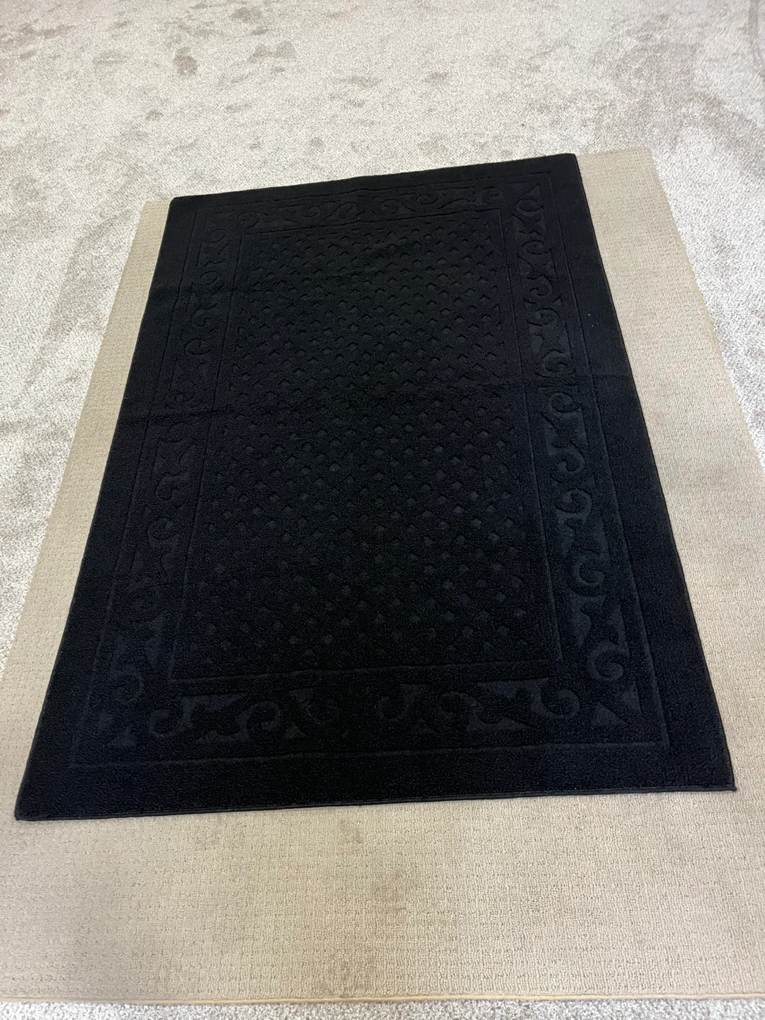 Black Accent Rug