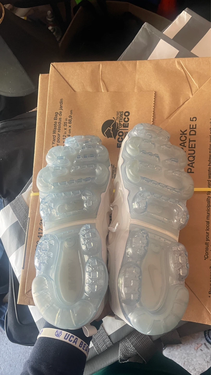 Nike Air Vapormax Plus White Sneakers - photo 4