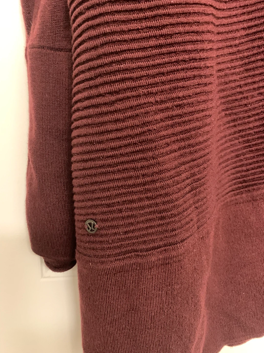 ⚽️ Lululemon Burgundy Cardigan Sweater - photo 3