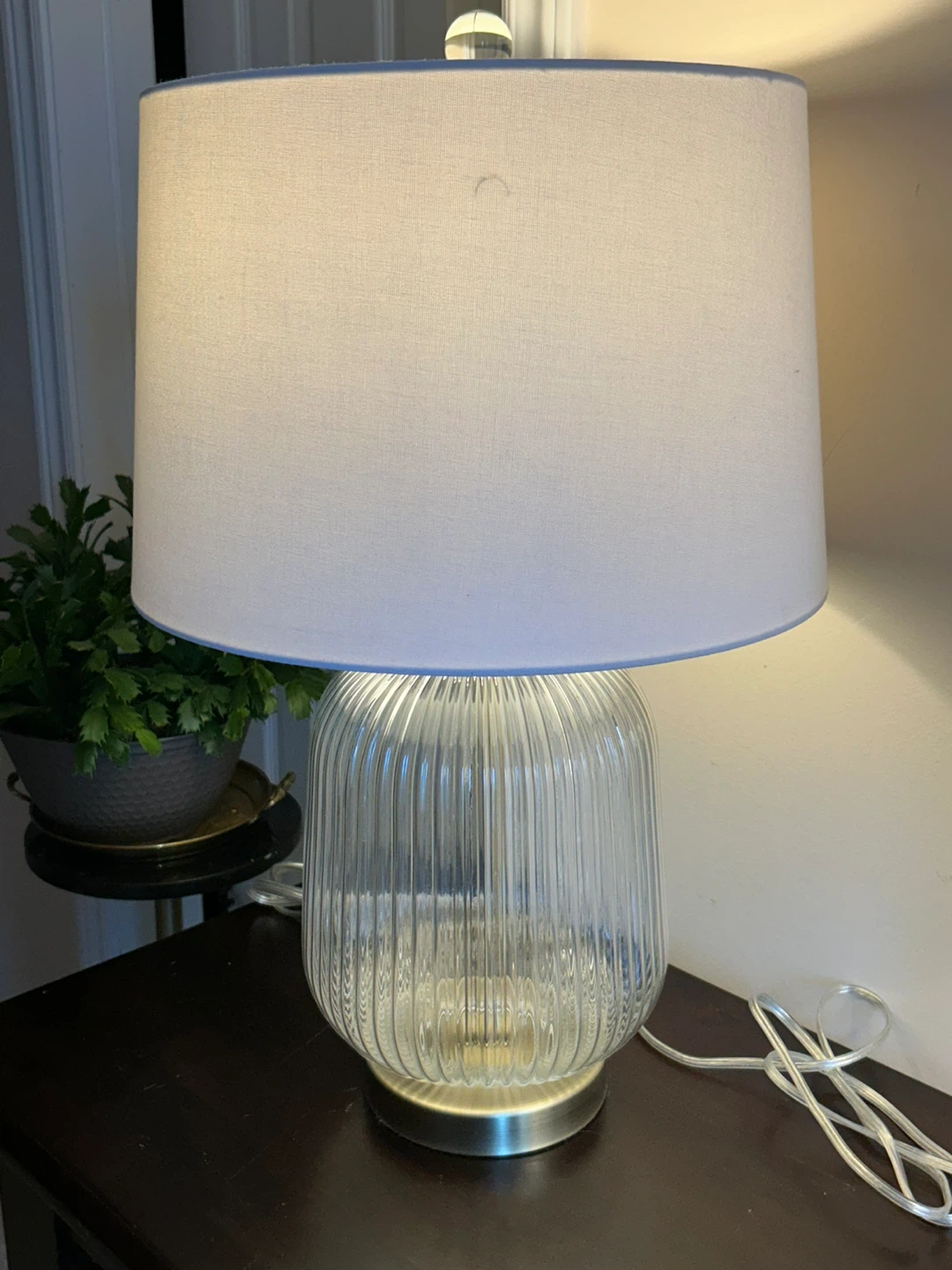 Pair of Clear Ribbed Glass Table Lamps with White Shade - photo 2