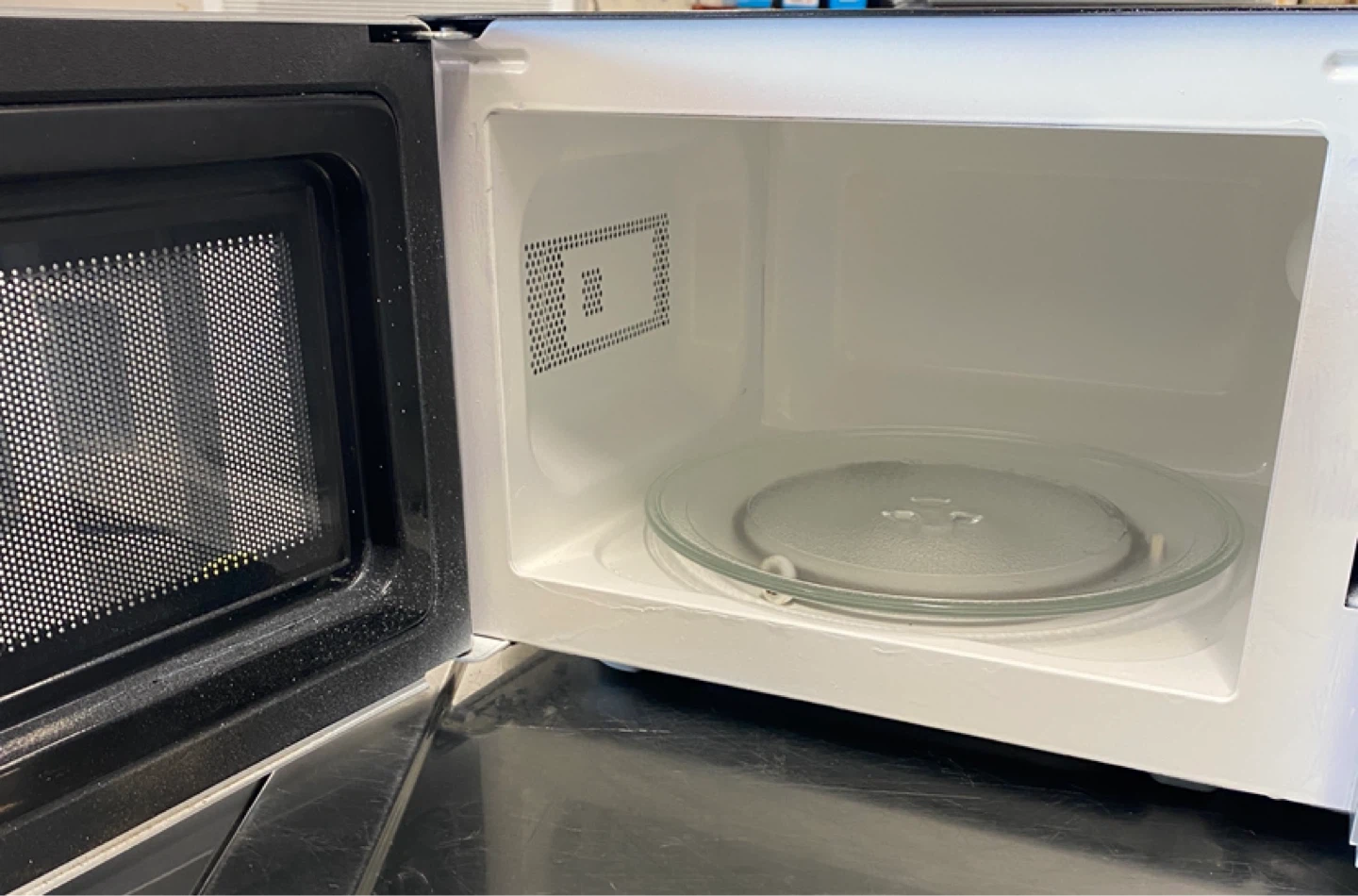 Small Microwave Oven - photo 2