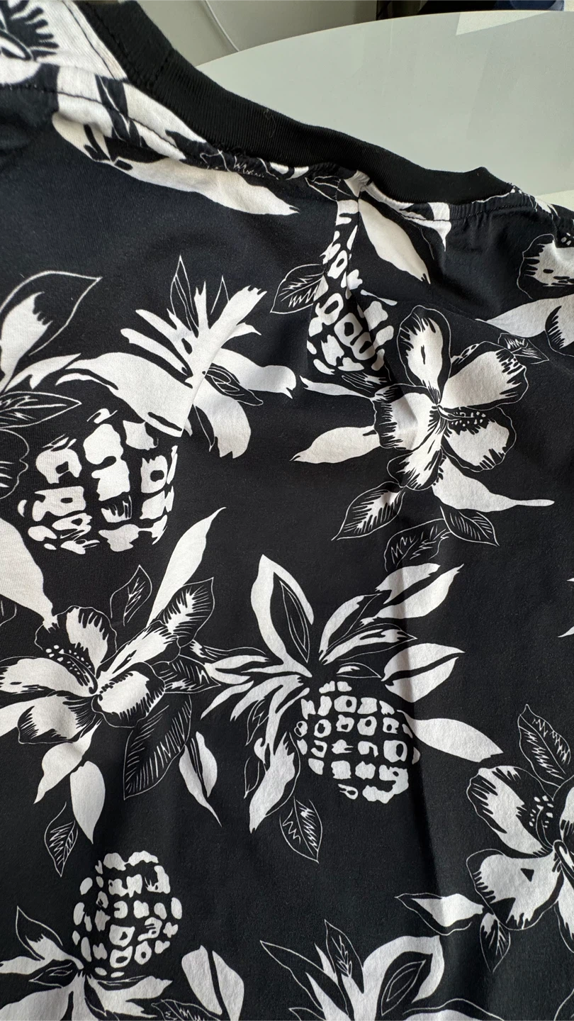Authentic Saint Laurent Paris Floral Print T-Shirt - photo 5
