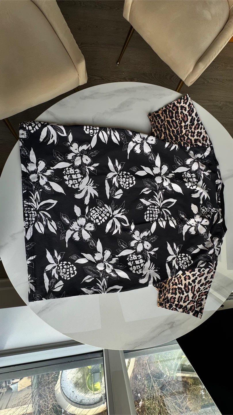 Authentic Saint Laurent Paris Floral Print T-Shirt - photo 3