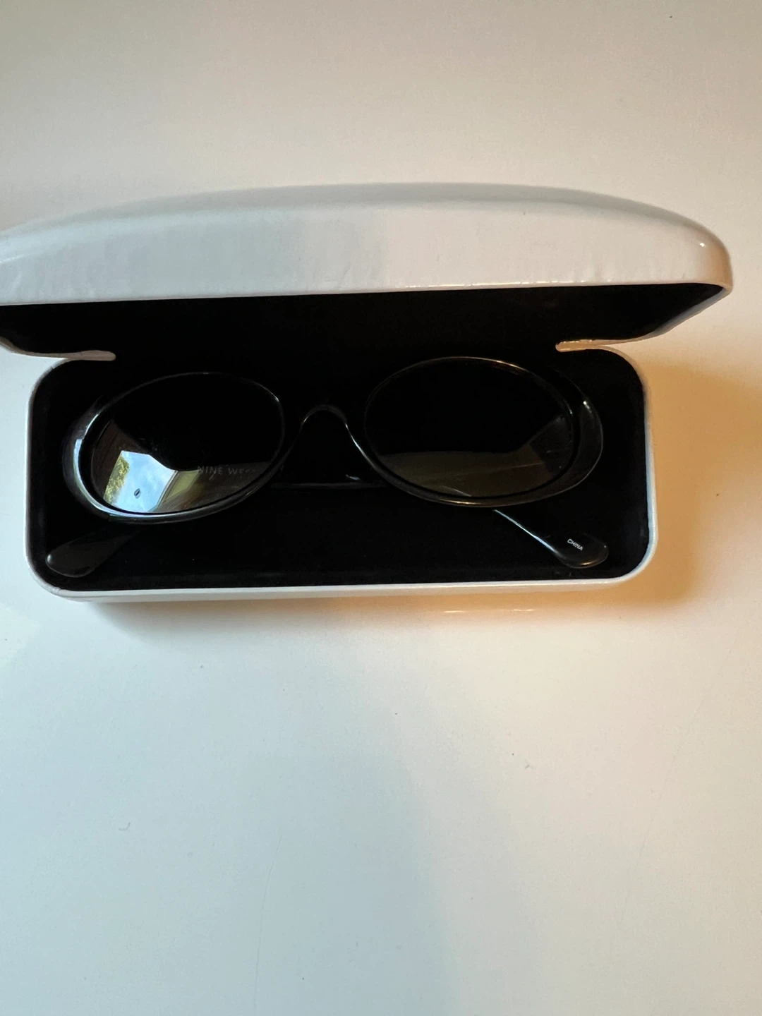 ⚽ Nine West Black Sunglasses with Case - photo 2