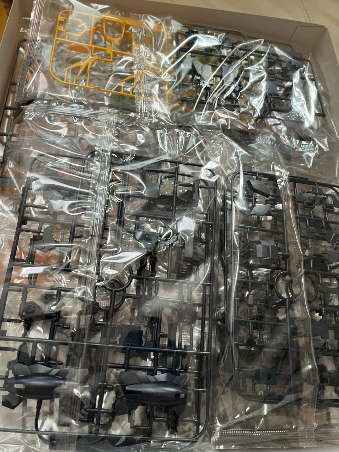 MG RX-0 Unicorn Gundam 2 Banshee 1/100 - photo 3
