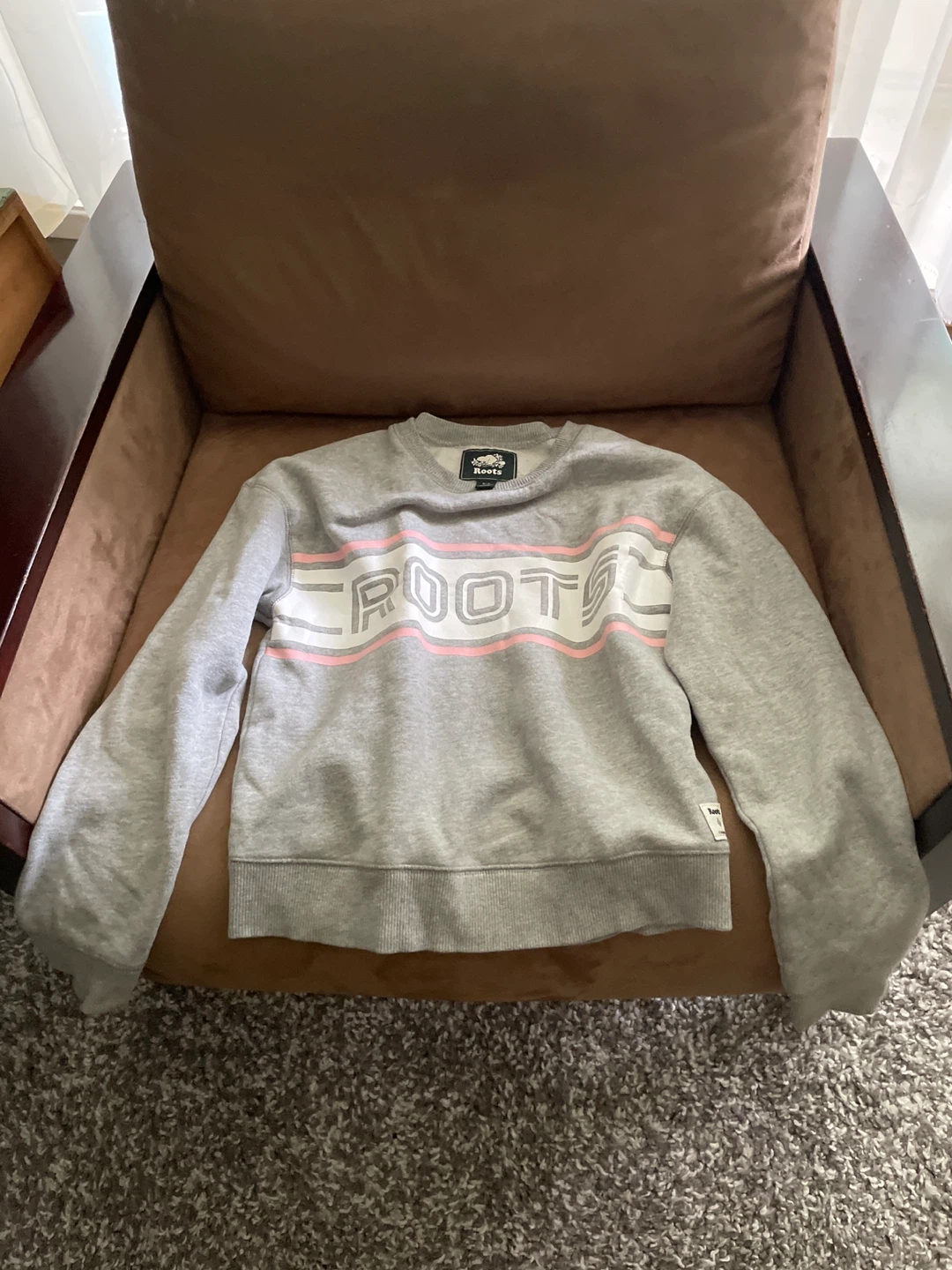 ⚽️Roots Crewneck Sweatshirt Grey Pink White Size Medium