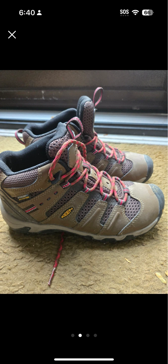 KEEN Hiking Boots - Waterproof