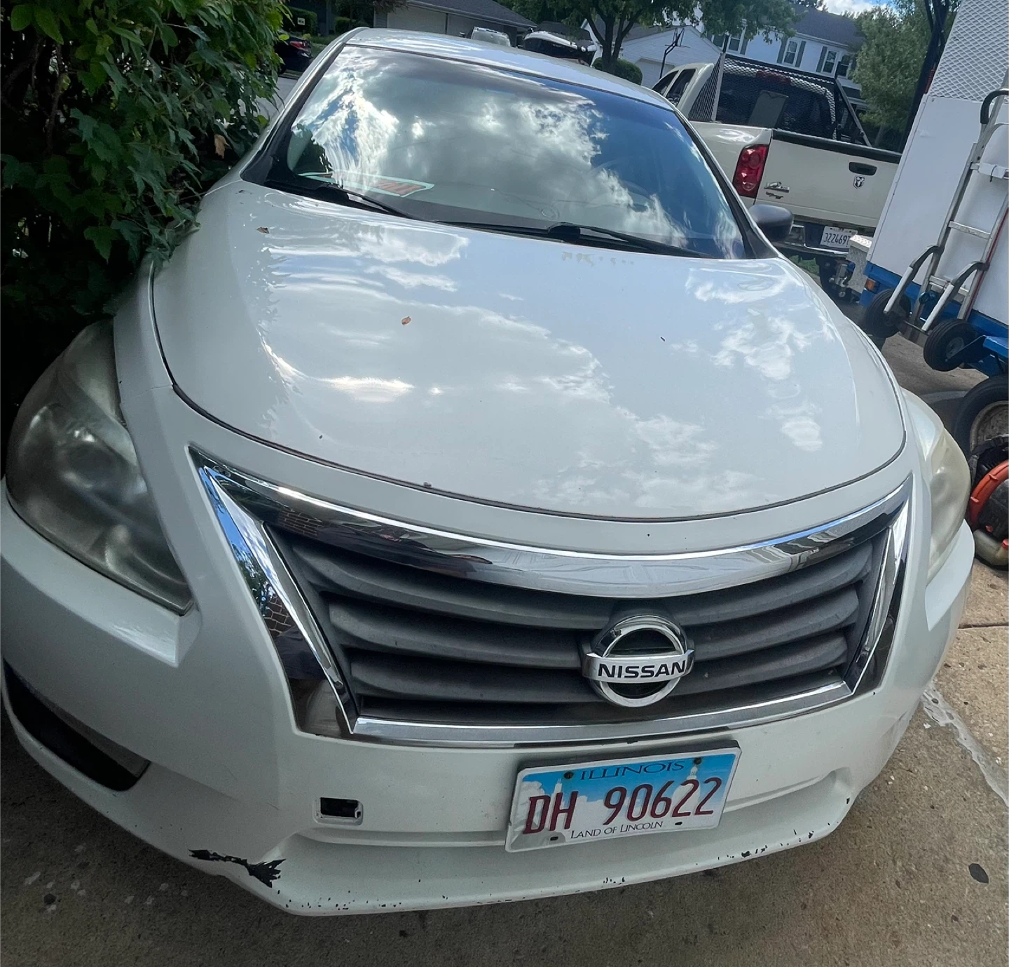 White Nissan Altima Sedan - photo 2