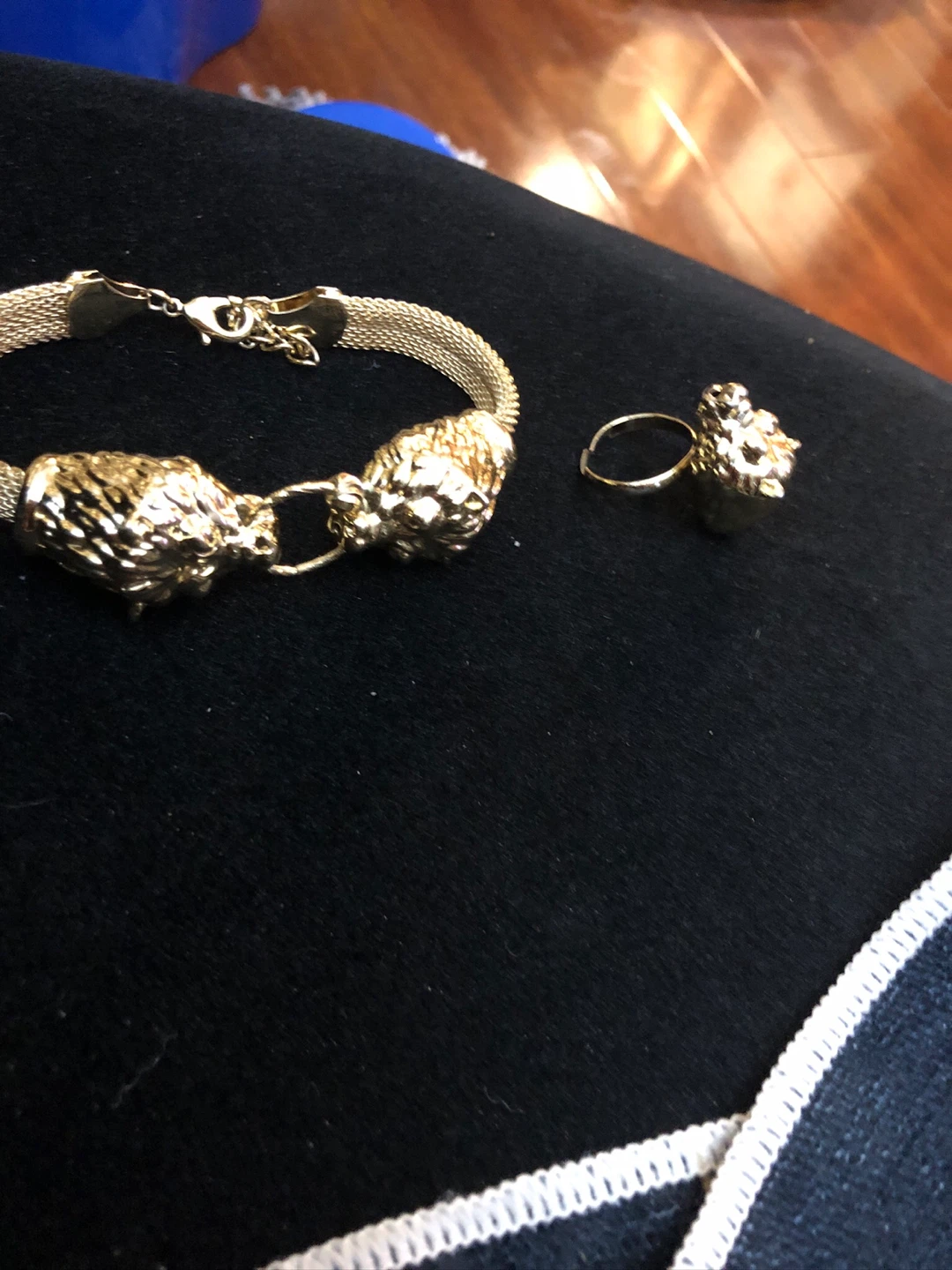 Gold- plated lion head ring and bracelet set - photo 4