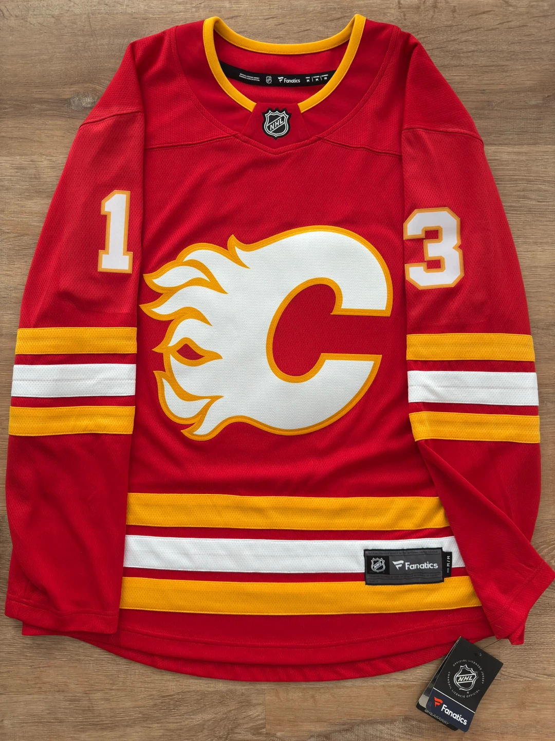 NWT Calgary Flames Johnny Gaudreau Breakaway Jersey – Size M - photo 2