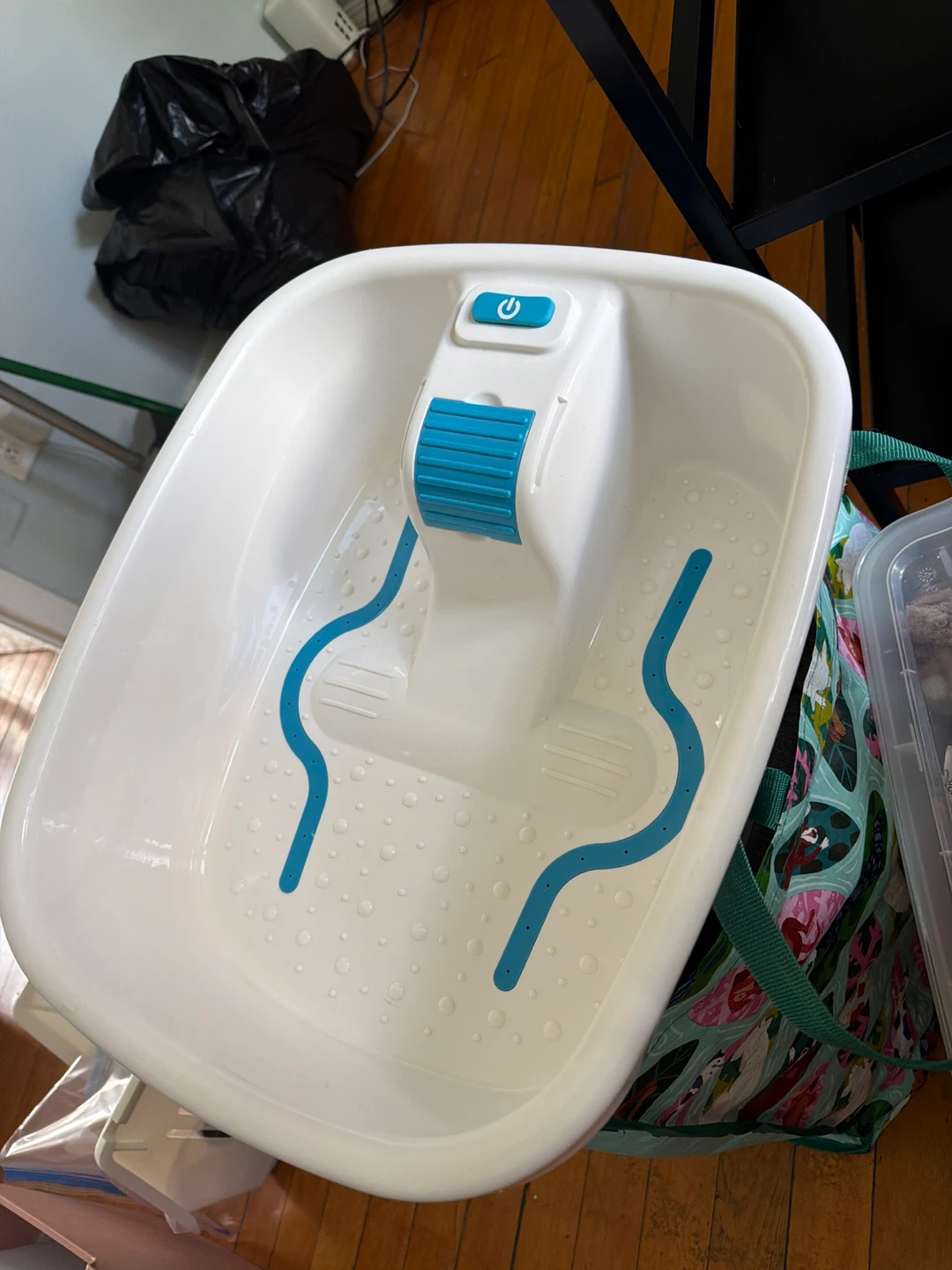 White and Blue Foot Spa Tub - photo 3