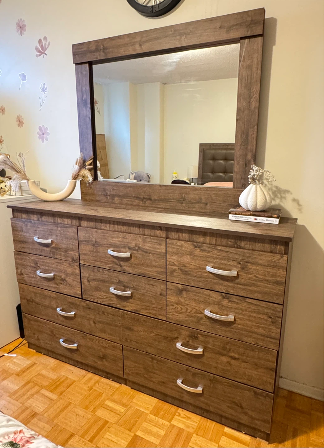 Brown Wood Dresser with Large Mirror – Excellent Condition