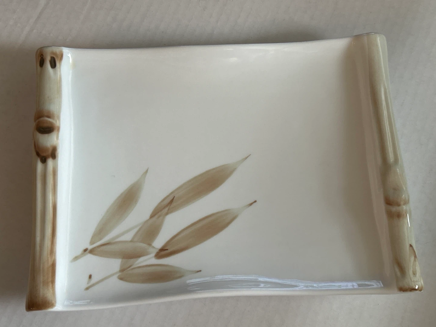 ⚽️White Ceramic  Rectangular Dish with Bamboo Design - photo 3