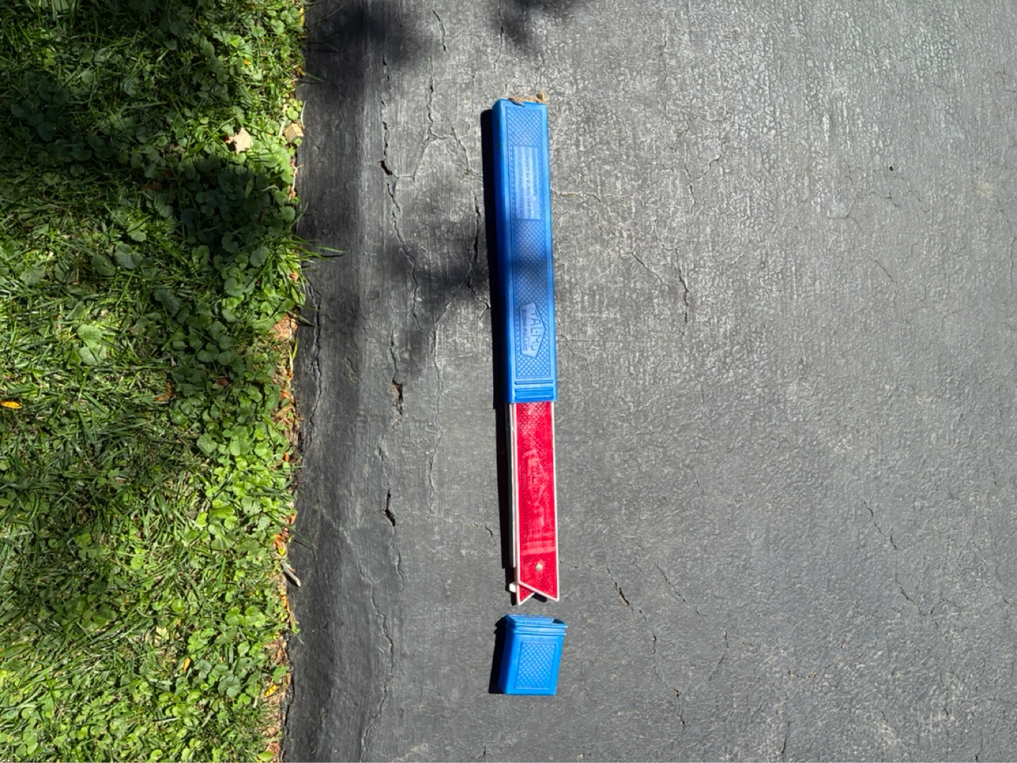 Safety warning triangle - photo 3