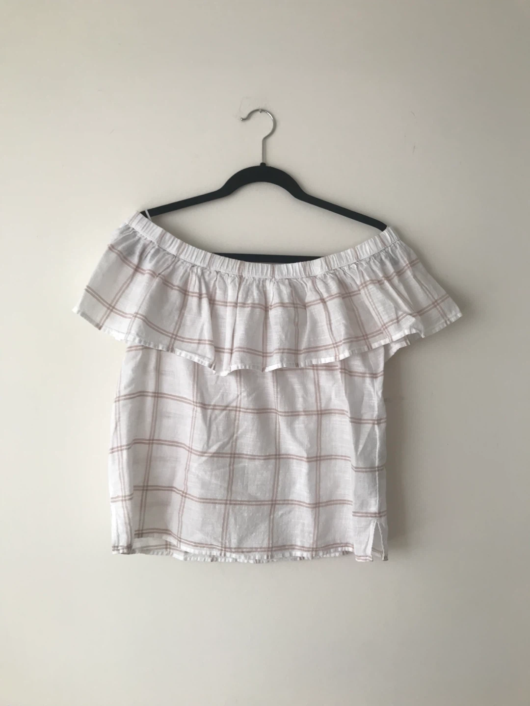 A&F White off-the-shoulder plaid top, sz S ⚽️
