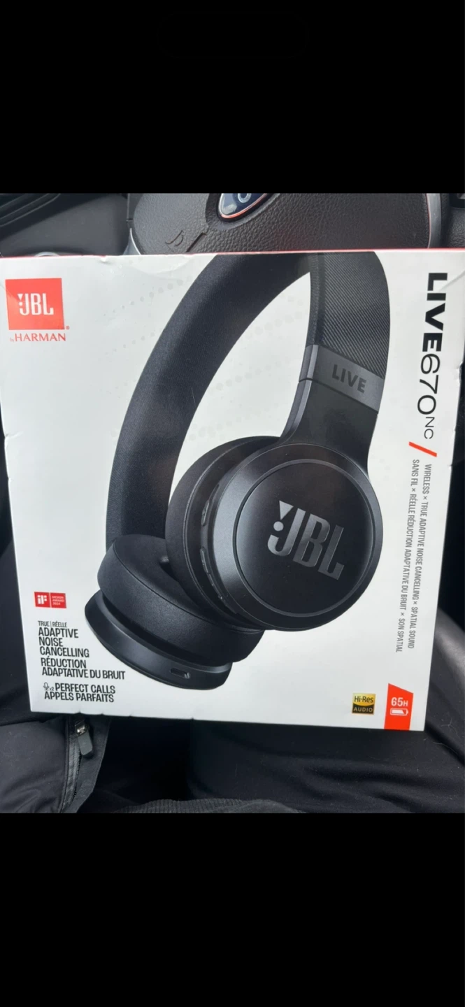 JBL LIVE 670NC Wireless Noise Cancelling Headphones