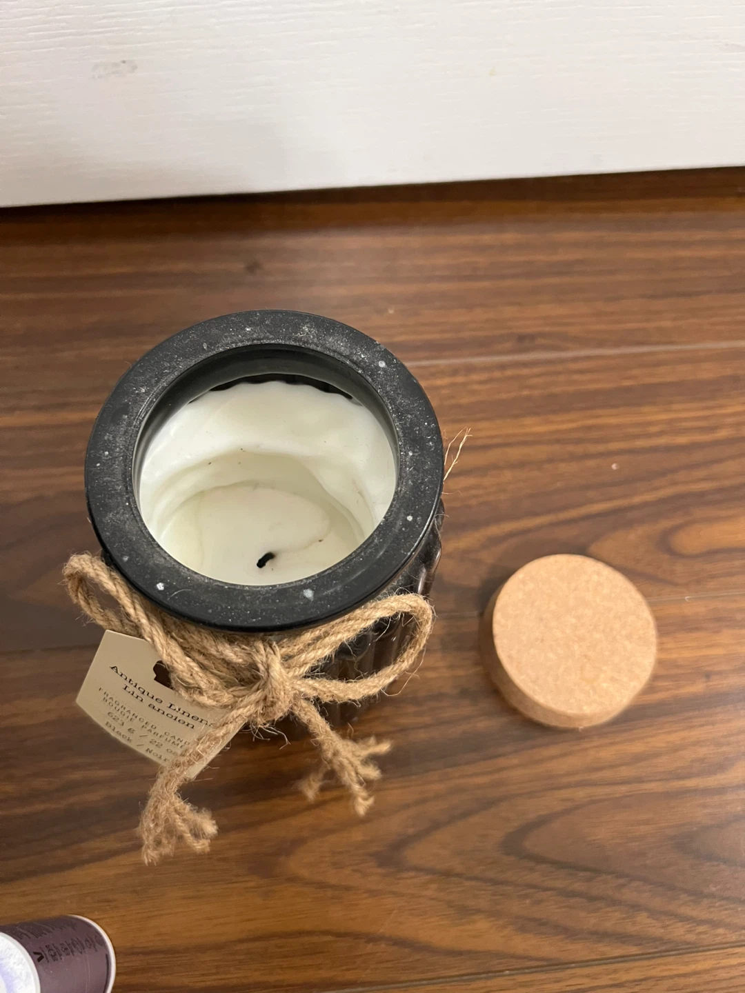 ⚽ Antique Linens Scented Candle - photo 2