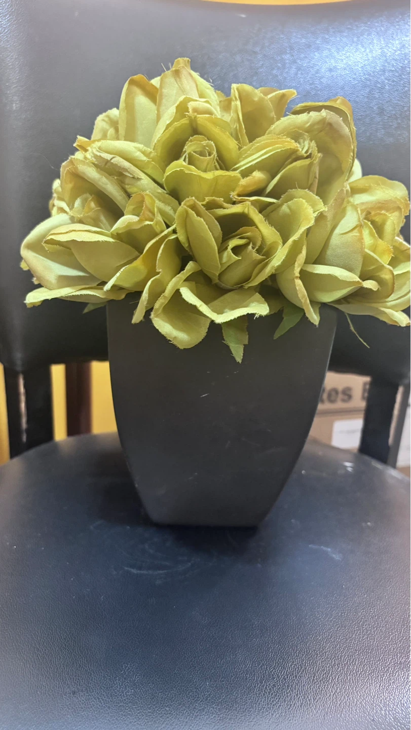 ⚽ Artificial Flower Arrangement in Black Vase