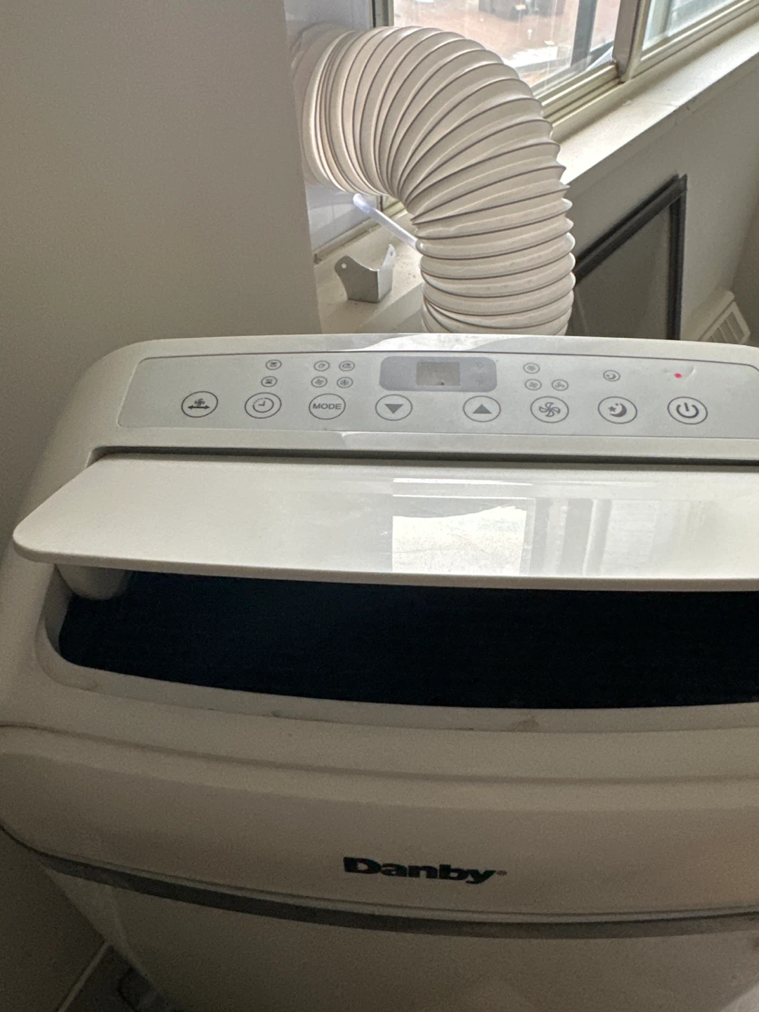 Danby 12,000BTU  Portable Air Conditioner⚽️ - photo 2