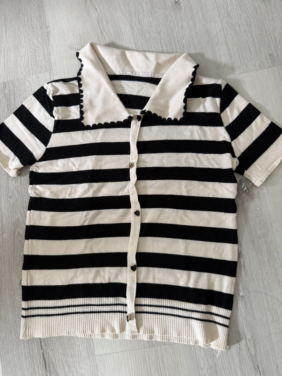 Striped Button-Up Polo Shirt with Heart Buttons ⚽ - photo 2