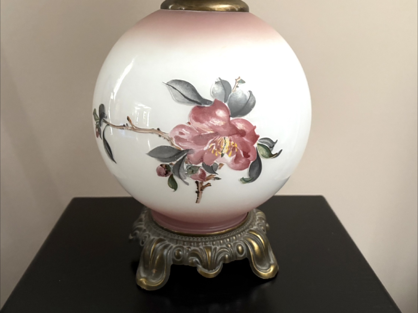 Vintage Floral Milk Glass Hurricane Lamp - Like New - photo 4