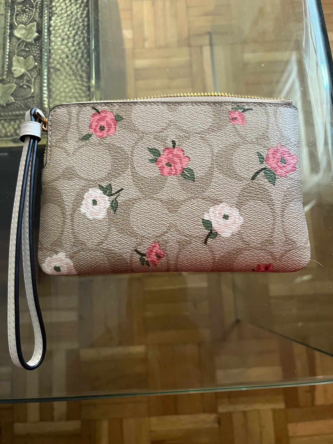 ⚽ Coach Wristlet with Floral Print -NEW