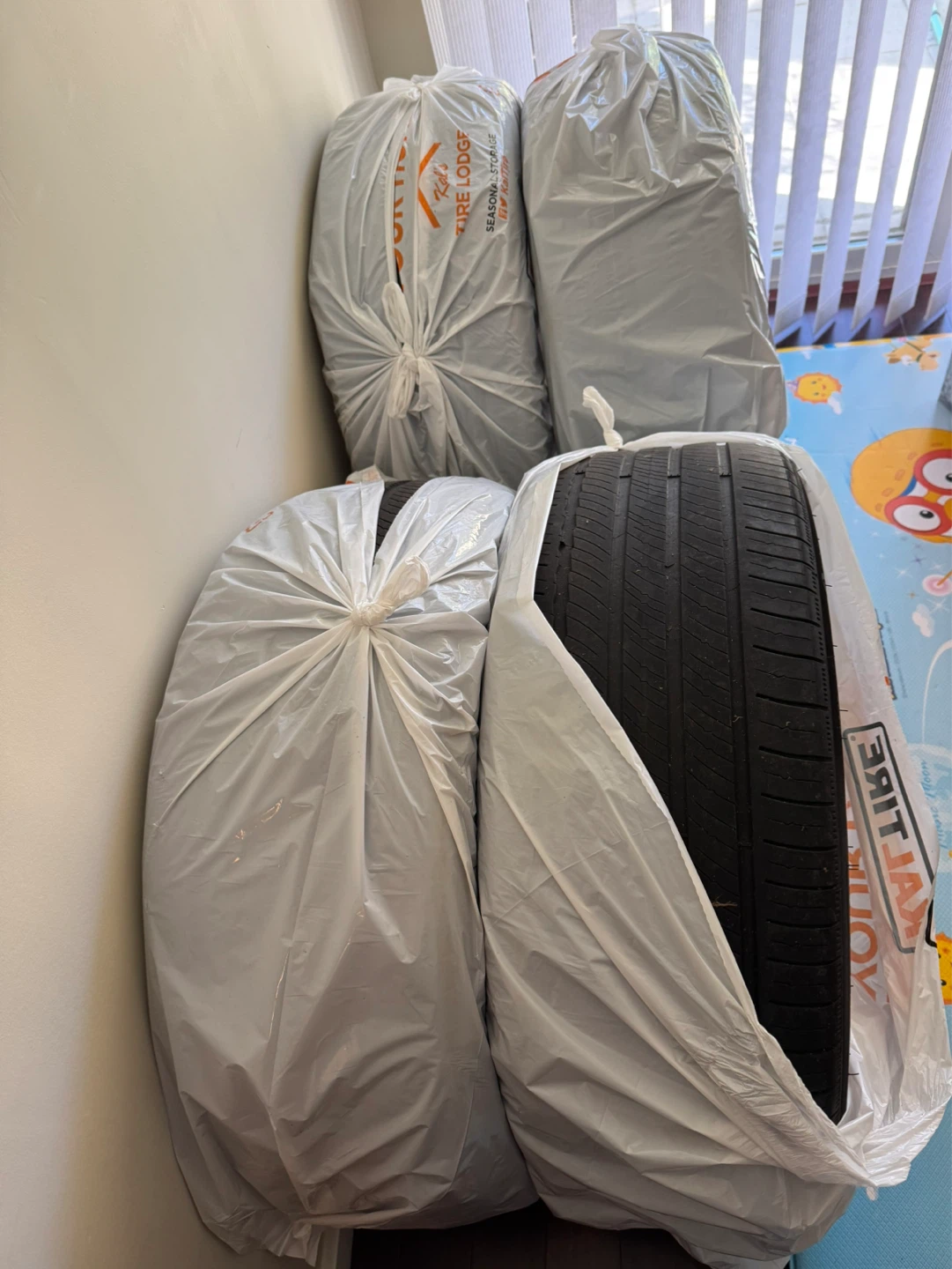 Michelin Tire 255/50R21 - photo 2