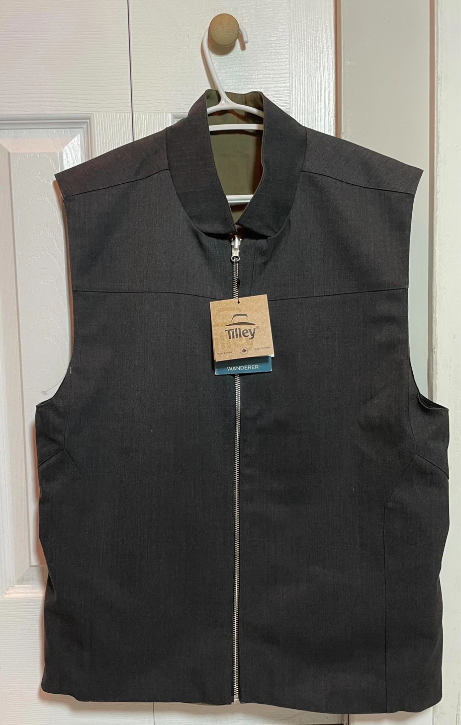 NEW w tags Tilley  Mens reversible Outdoor Utility Travel Vest⚽️