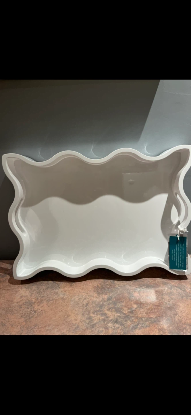 ⚽️Scalloped lacquer Serving Tray