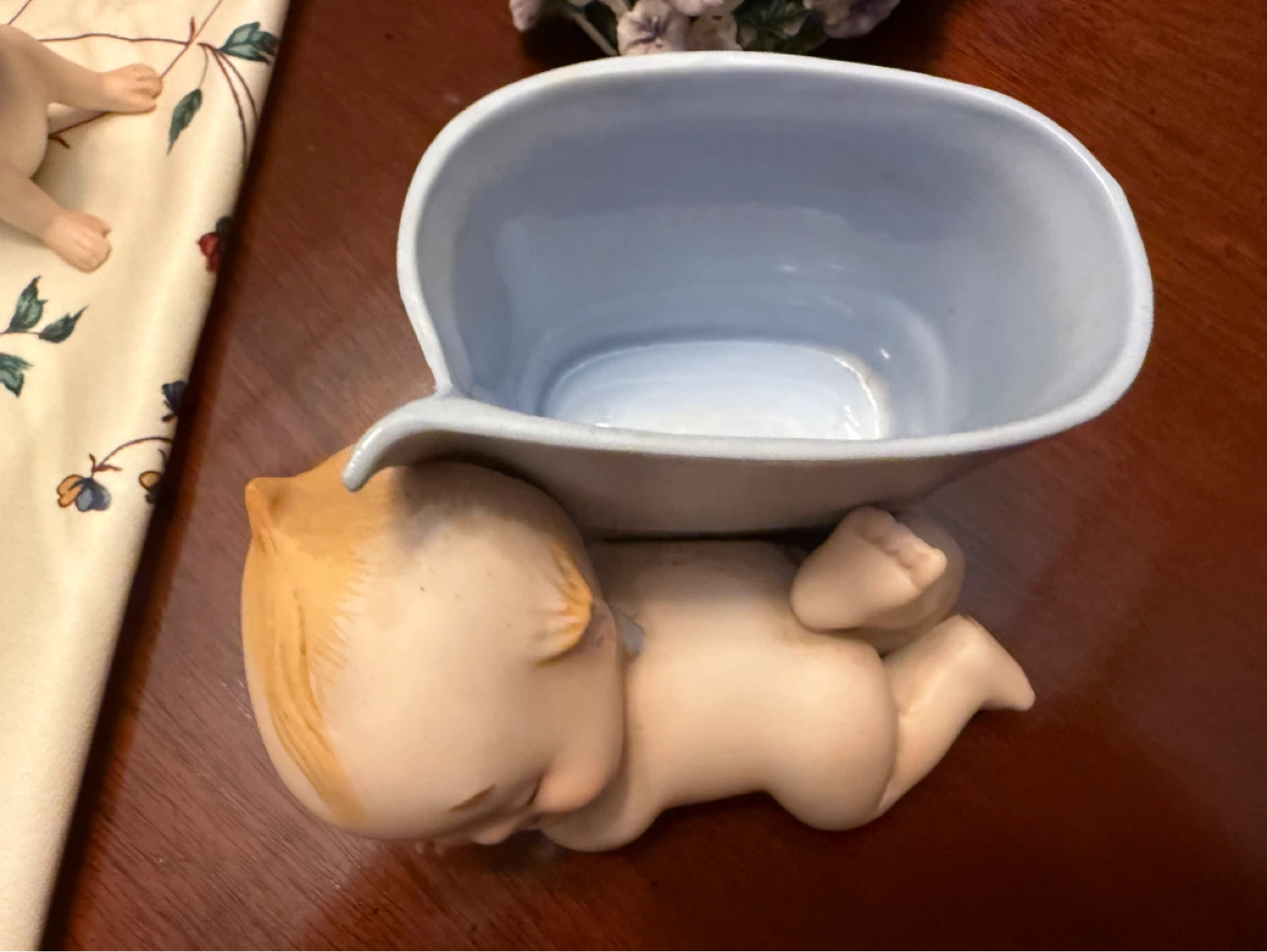 Vintage Baby Planter, candy dish,  or soap dish or anything. - photo 5
