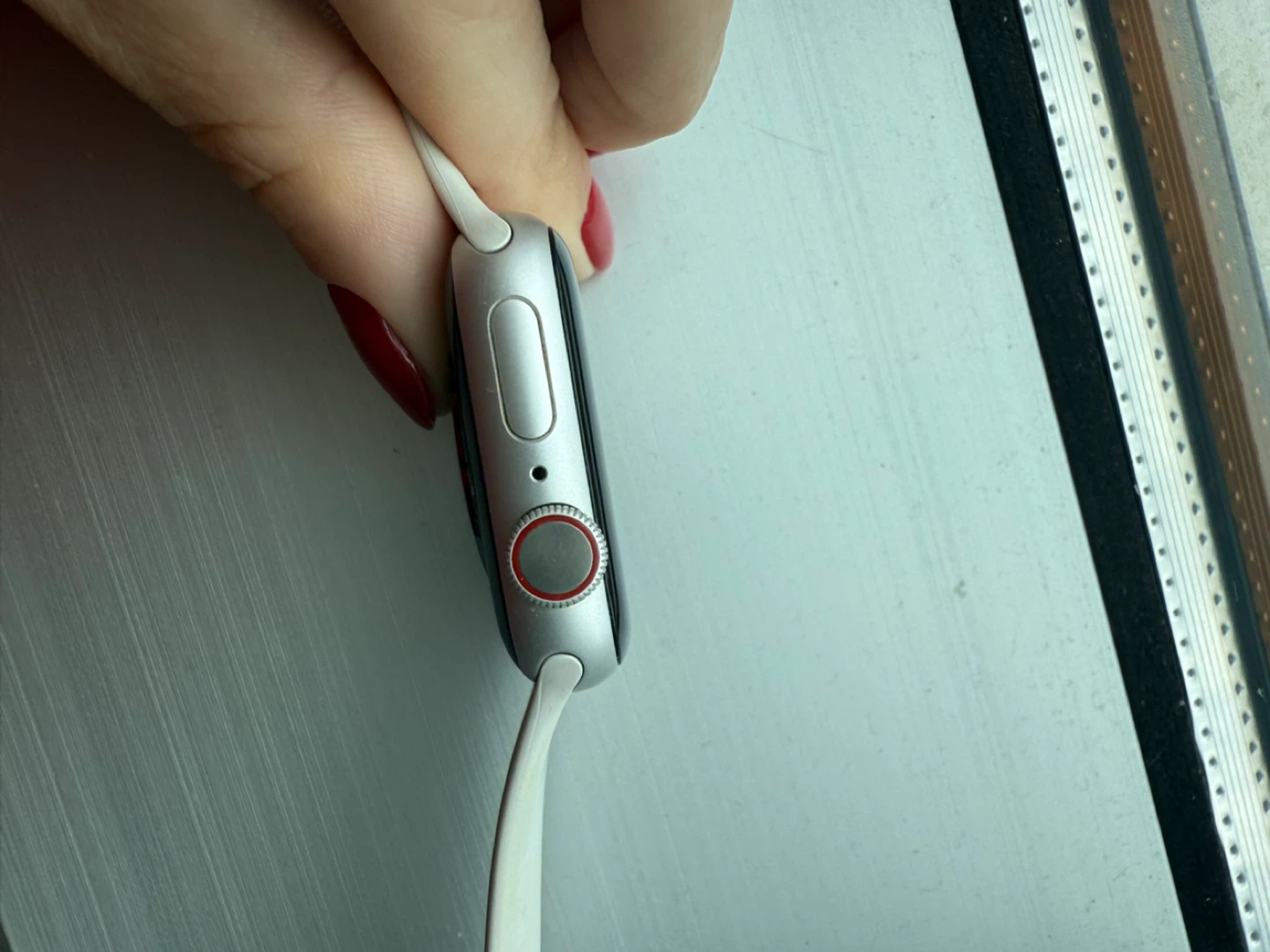 Apple Watch Series 6 (GPS + Cellular) - photo 3