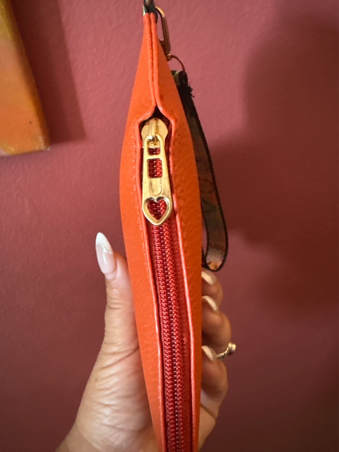 ⚽️ Vegan Leather Orange Heart Shaped  Purse with "LOVE" Lanyard - photo 4