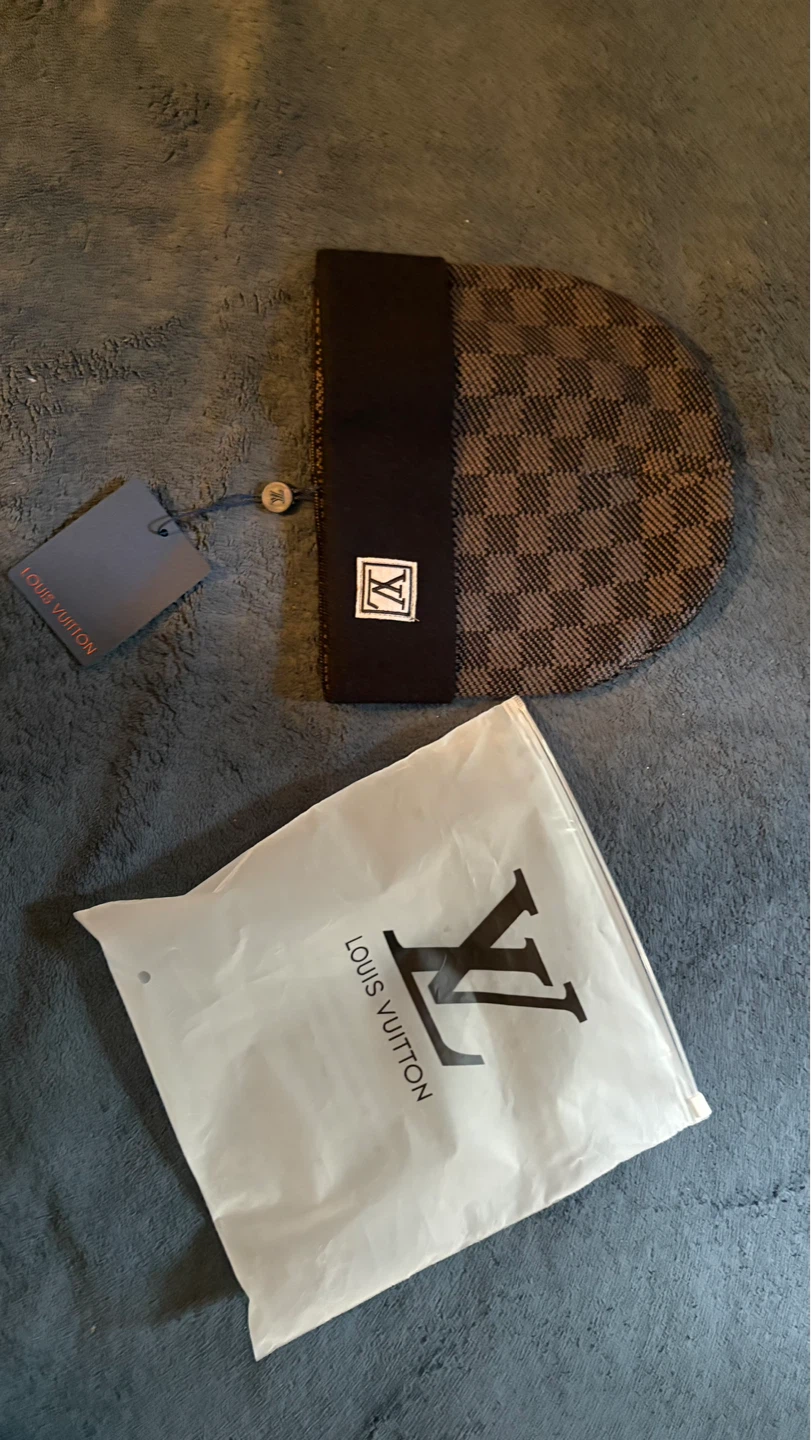 Louis Vuitton Beanie Hat - Damier Pattern - photo 3