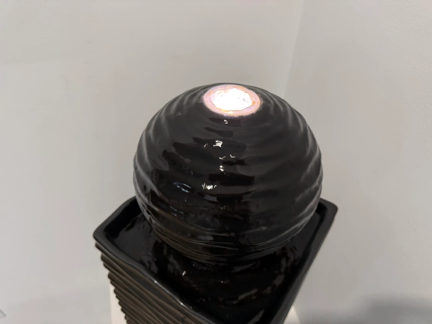⚽ Black Ceramic Sphere and Ribbed Column Tabletop Fountain - photo 2