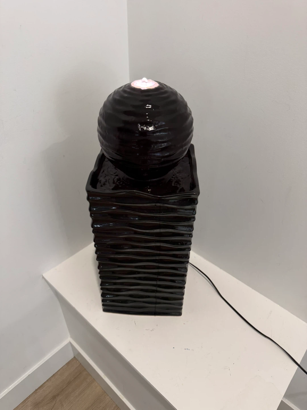 ⚽ Black Ceramic Sphere and Ribbed Column Tabletop Fountain