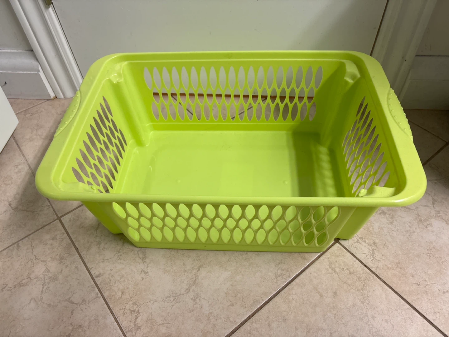⚽️Lime Green Plastic Basket