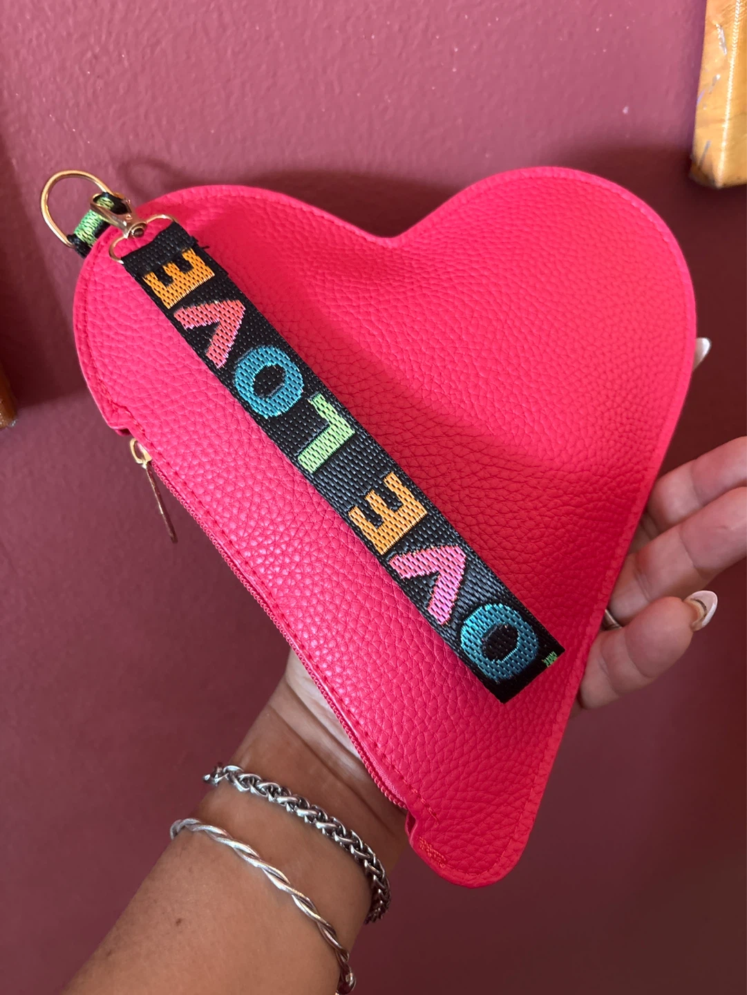 ⚽️ Pink vegan Leather Heart Shaped  Purse with "LOVE" Strap - photo 5