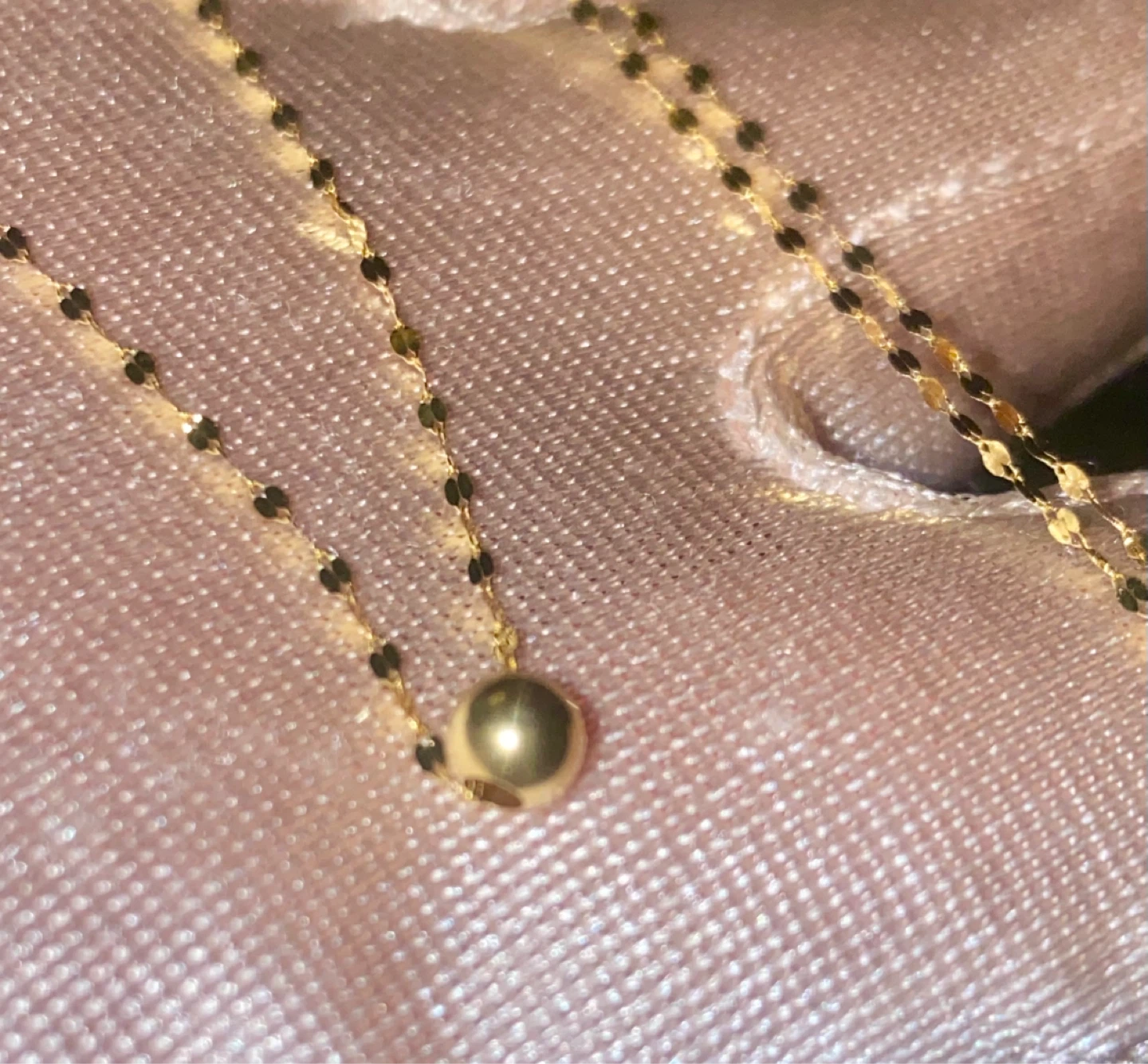 18 K Gold Necklace with Ball Pendant - photo 2