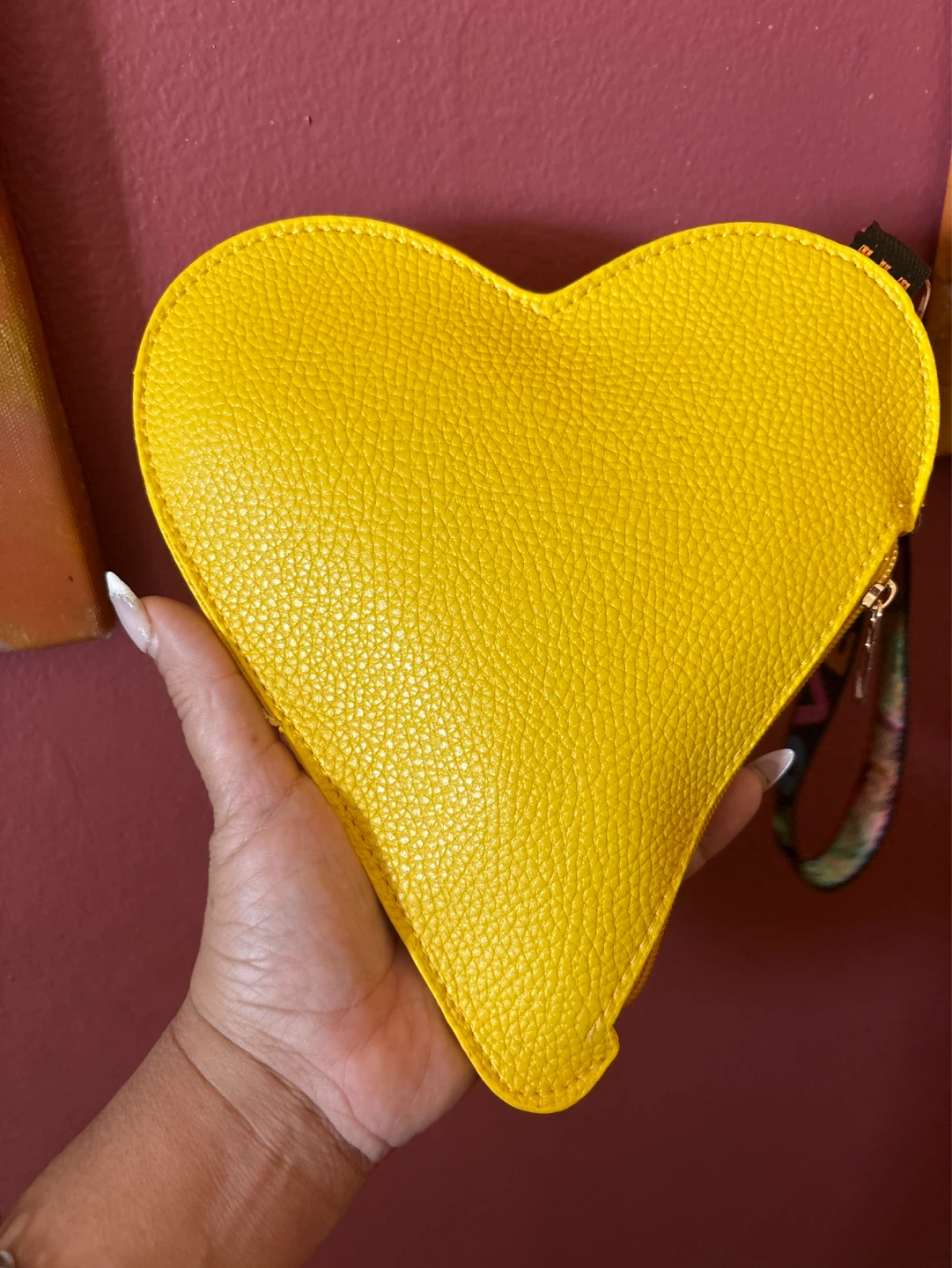 ⚽️ Vegan Leather Yellow Heart Shaped clutch LOVE" Wrist Strap - photo 5