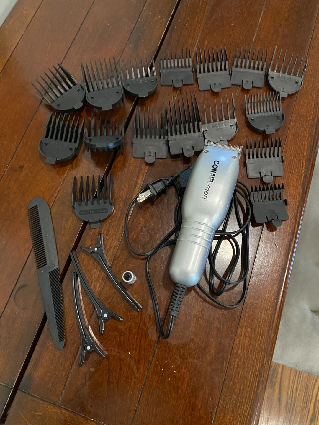 Conair Men Hair Clipper Set with Combs and Clips  ⚽️
